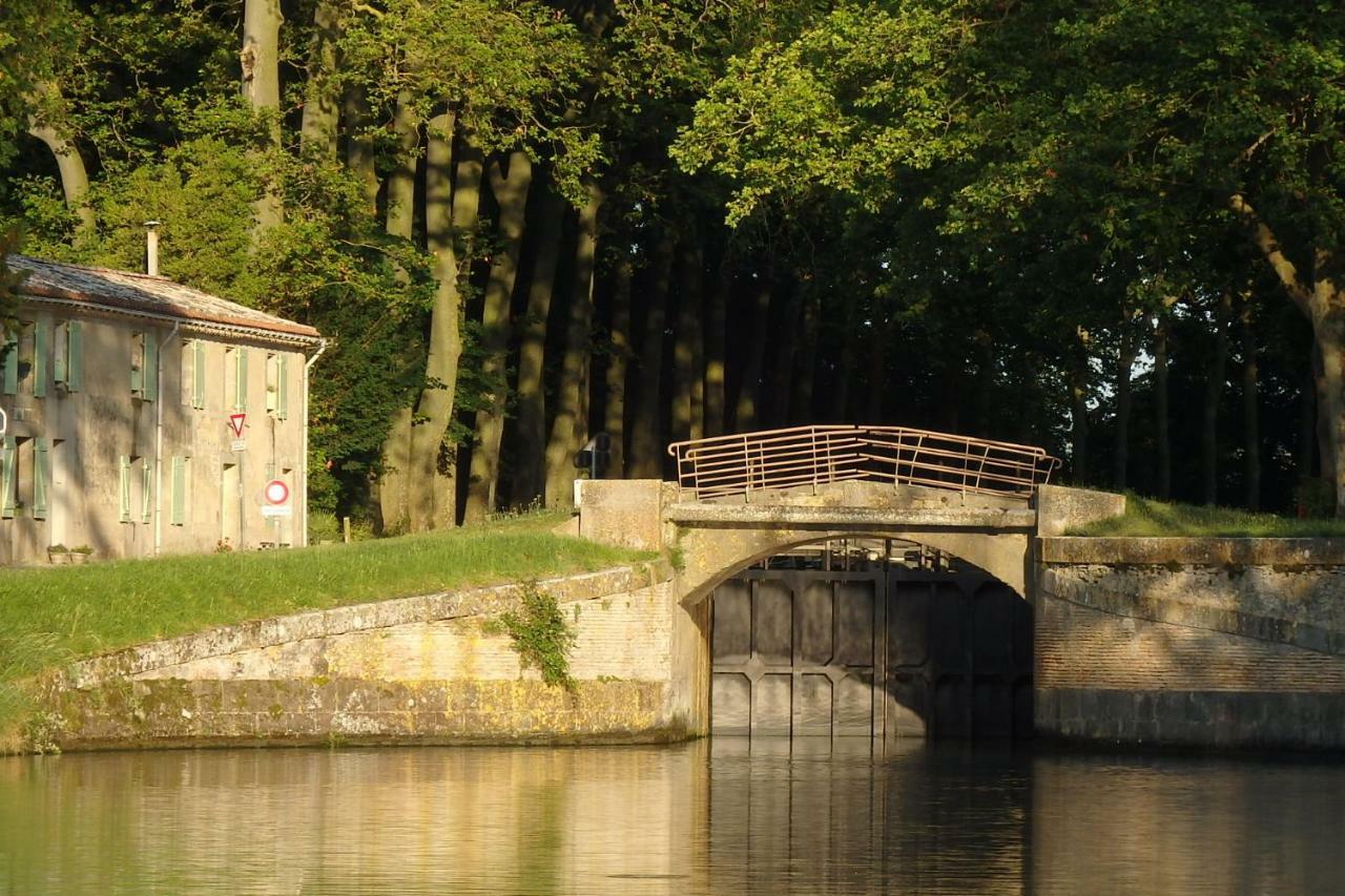 La Bonne Planque - Maison Eclusiere De La Planque Mas-Saintes-Puelles Eksteriør billede