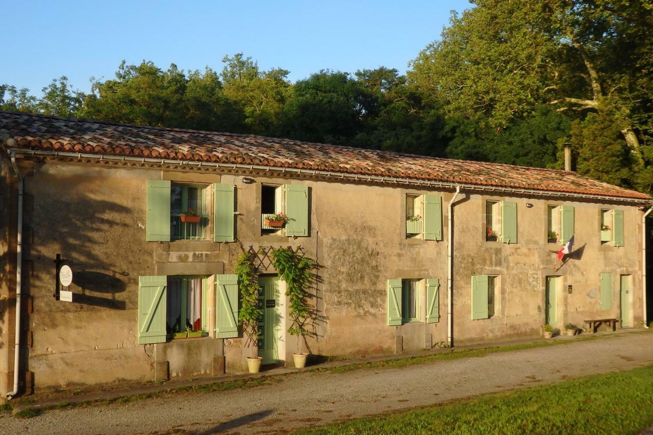 La Bonne Planque - Maison Eclusiere De La Planque Mas-Saintes-Puelles Eksteriør billede